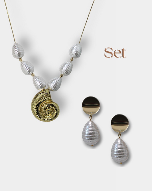 Set Surf and Turf Necklace